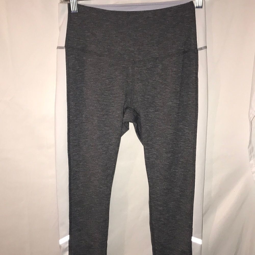 Marika‎ Sport Women's White Gray Heather Cropped Leggings Size Small